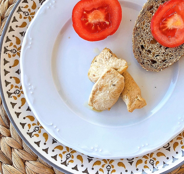 Bocados de pavo confitado. Peso neto 350 gr.